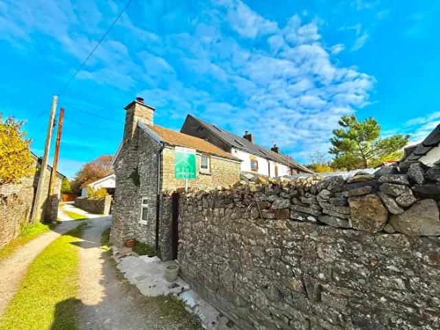 Apartment for rent in Laleston