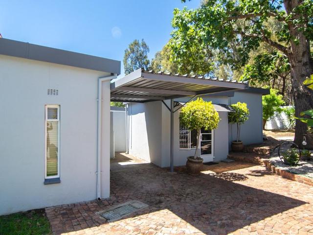 House for rent in Paulshof, Alexandra