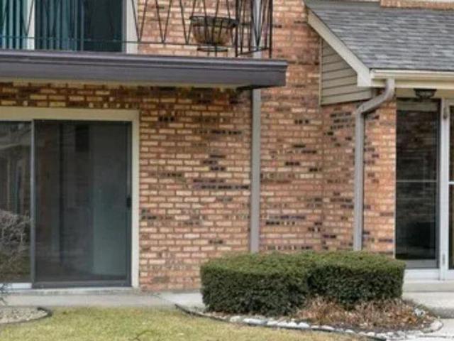 Condo for sale in Crestwood, Illinois