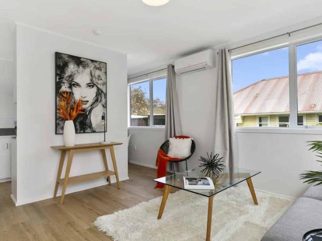 Apartment for rent in Johnsonville East, Wellington