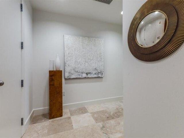 Condo for sale in Dallas, Texas