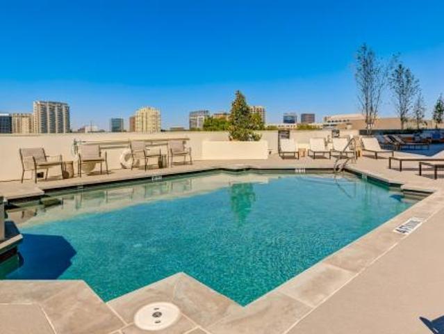 Townhouse for rent in Dallas