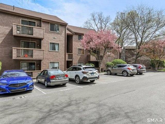 Condo for sale in Danbury, Connecticut