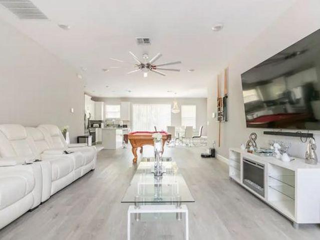 Room for rent in Deland, Florida