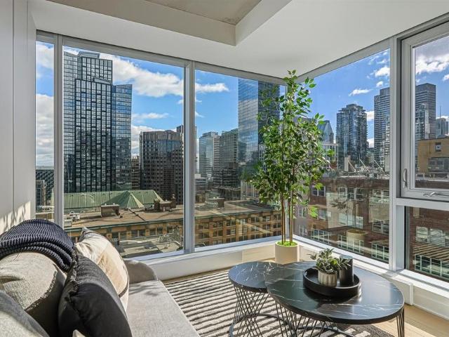 Apartment for rent in Quartier des Spectacles, Montréal