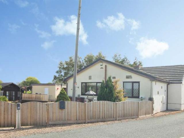 Bungalow for sale in West Yorkshire
