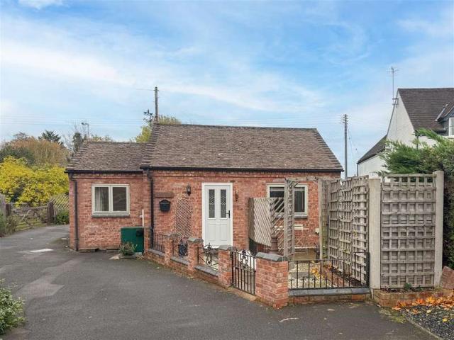 Bungalow for sale in Forthampton, Worcestershire
