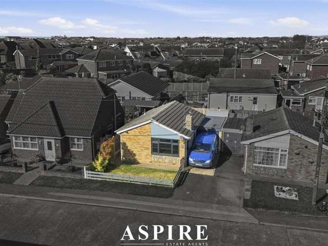 Bungalow for sale in Leigh Beck, Essex