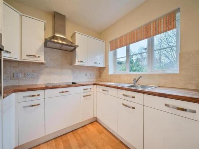 Bungalow for rent in Lillington, Green Close