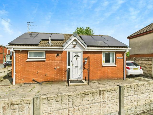 Bungalow for sale in St. Helens, Green Bank