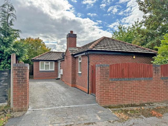 Bungalow for sale in Smestow, Great Chatwell