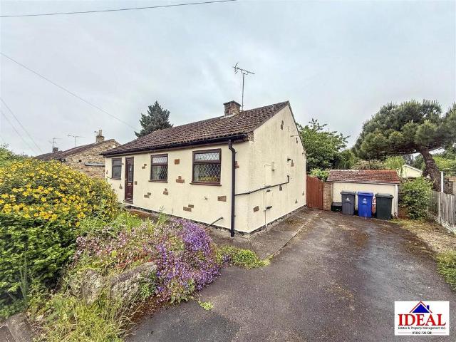 Bungalow for sale in Norton, Campsall