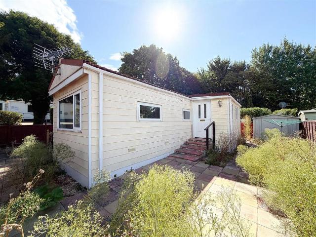 Bungalow for sale in East Cowes, Isle Of Wight