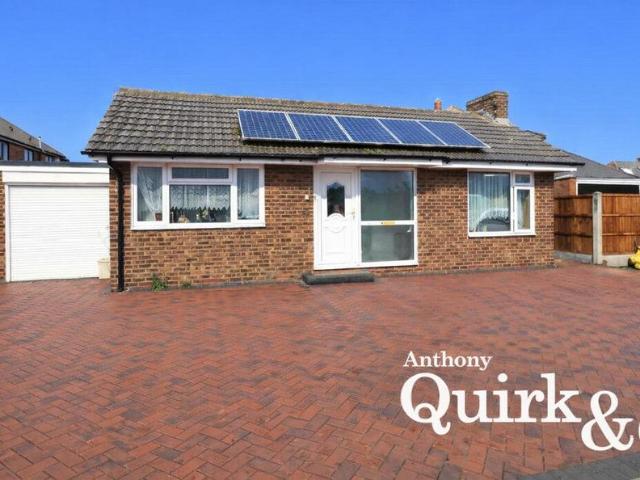 Bungalow for sale in Leigh Beck, Essex
