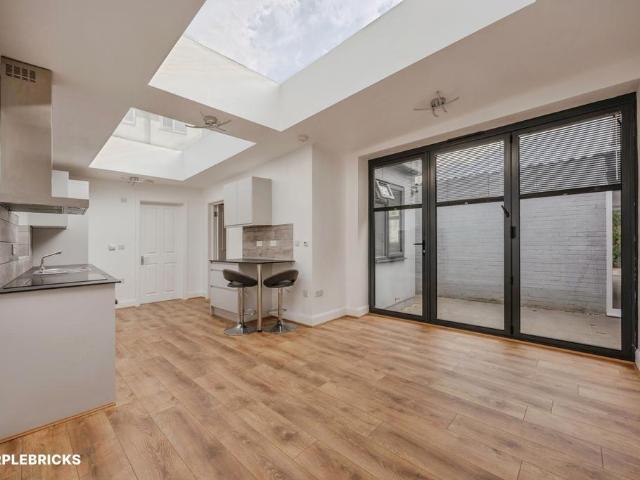Bungalow for sale in London Borough of Croydon, Greater London