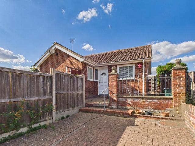 Bungalow for sale in Berechurch, Fordham Heath