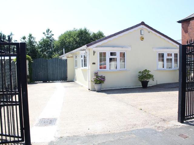 Bungalow for sale in Pinxton, Elmton