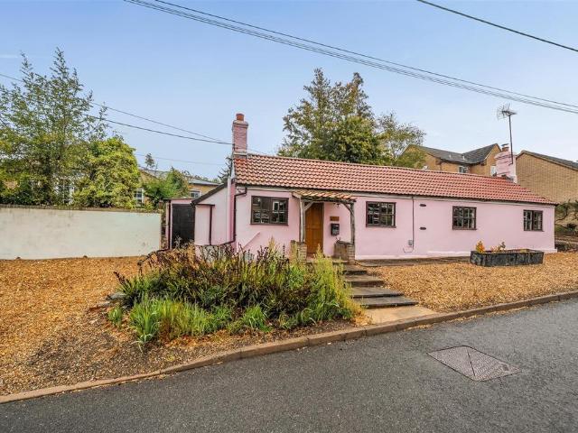 Bungalow for sale in Bedford