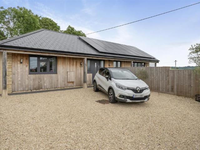 Bungalow for sale in Sutton Benger
