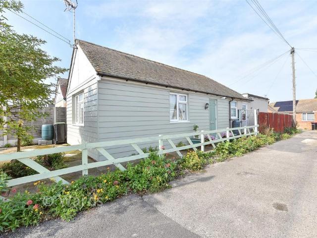 Bungalow for sale in Studd Hill, Canterbury