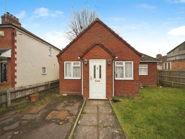 Bungalow for sale in Sundon Park, Luton