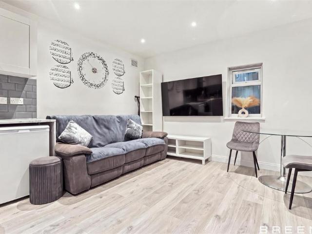 Bungalow for sale in London Borough of Enfield, Greater London