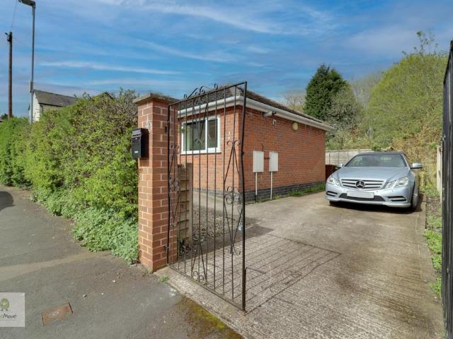 Bungalow for sale in Broomhill, Chadsmoor