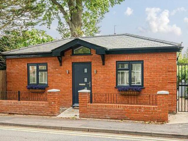 House for sale in Crowthorne