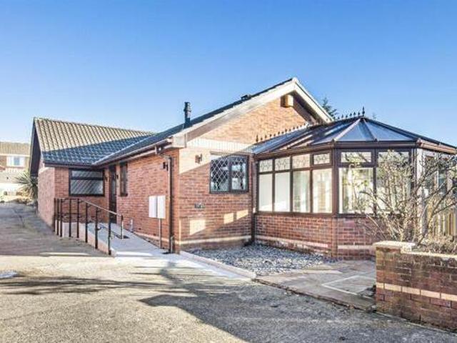 House for sale in Hollinsend, Sheffield