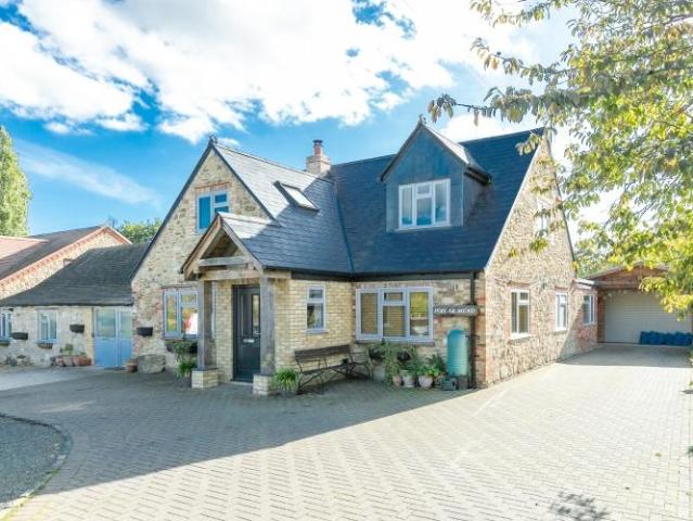 Bungalow for rent in Berrick Salome, Oxfordshire