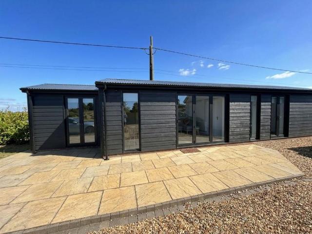 Bungalow for rent in Edlesborough, Buckinghamshire