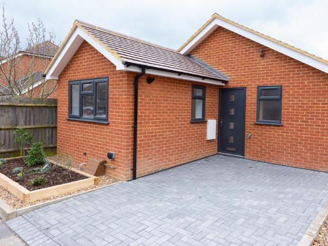 Bungalow for rent in Winnersh