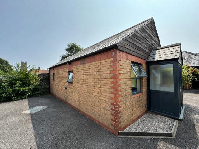 Bungalow for rent in Melcombe, North Petherton