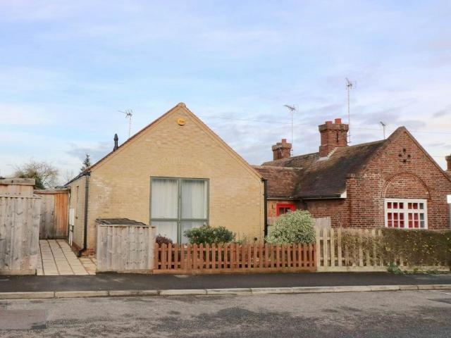 Bungalow for rent in Arbury, Cambridgeshire