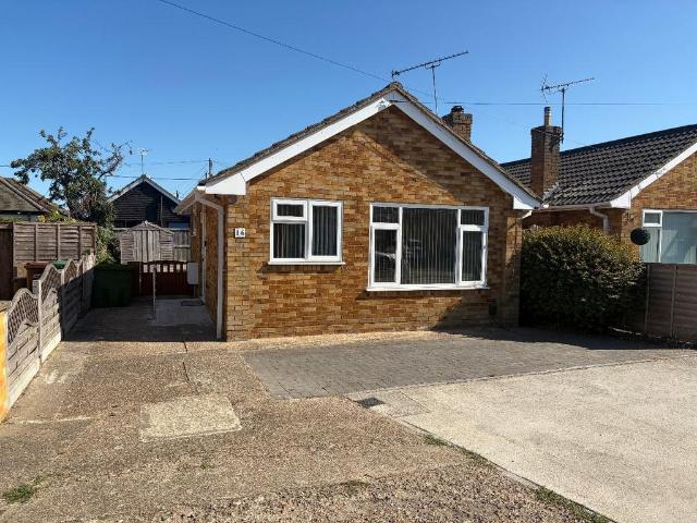 Bungalow for rent in Canvey Island