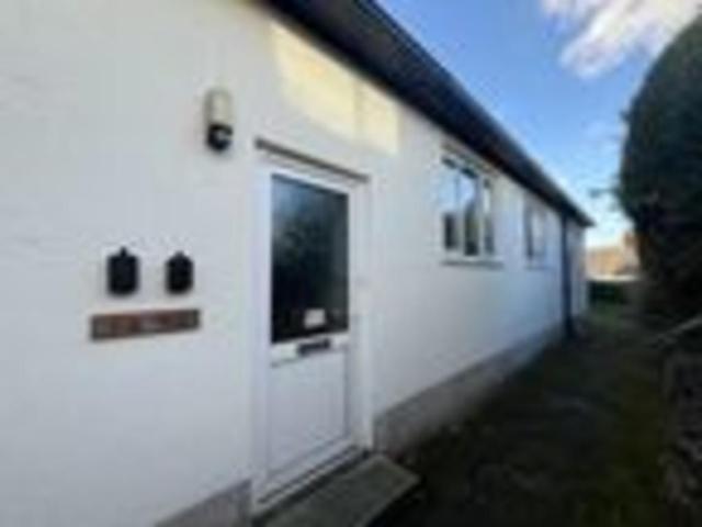 Bungalow for rent in Penryn, Cornwall