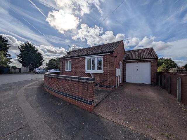 Bungalow for rent in Elmfield, Isle Of Man