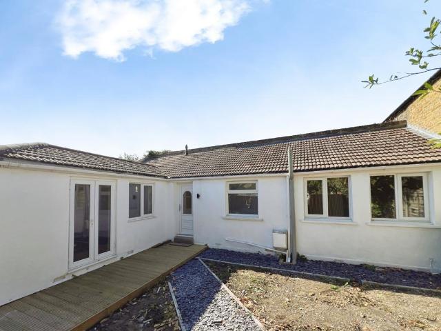 Bungalow for rent in Minster-on-Sea, Oad Street