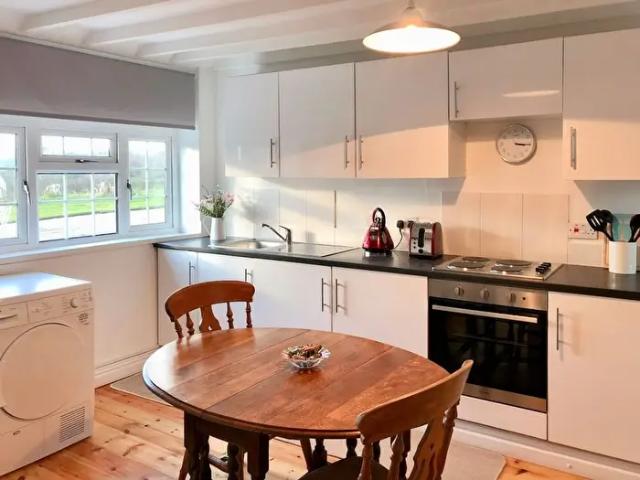 Apartment for rent in Three Crosses, Ilston