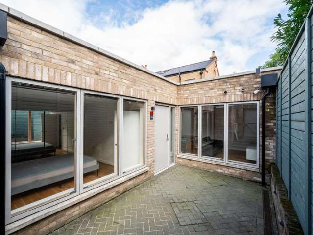 Farm for sale in Catford, Honor Oak