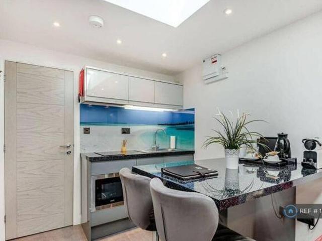 House for rent in Hurn, Bournemouth, Christchurch and Poole