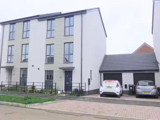 House for rent in London Borough of Sutton, Greater London