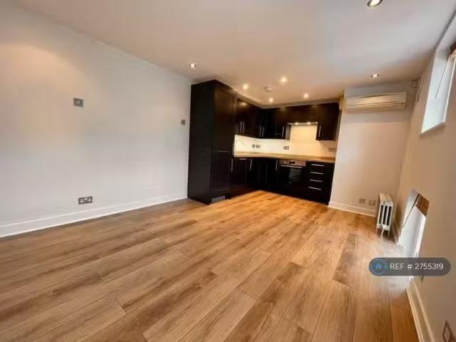 House for rent in Hotwells, Feckenham