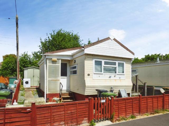House for sale in Hedge End, Helford