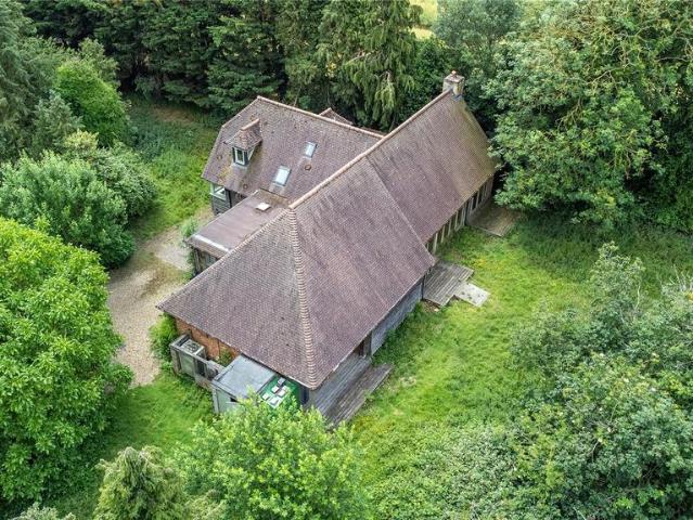 House for sale in Oad Street, Kent