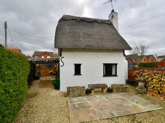 House for sale in Crookhill, Worcestershire