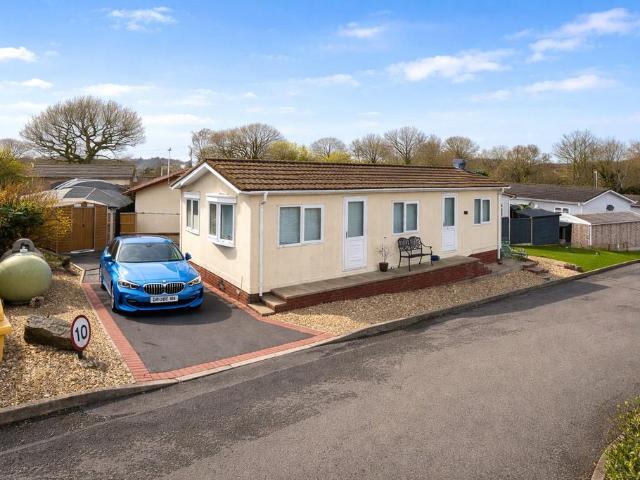 House for sale in Wood End, Gun Hill