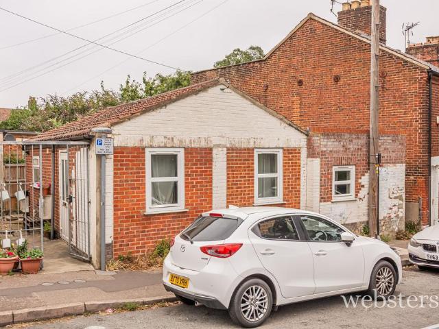 House for sale in New Catton, East Bank