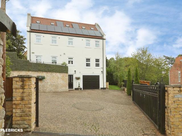 House for sale in Conisbrough, Doncaster