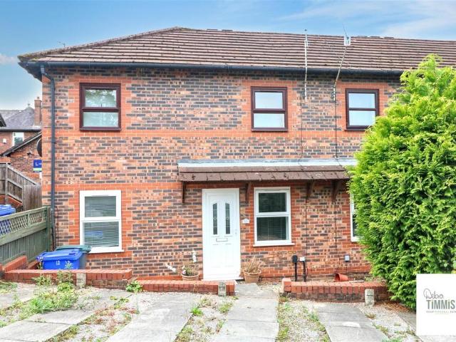 Flat for sale in Stoke, Stoke-on-Trent